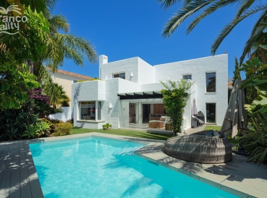 New Golden Mile (Costa del Sol), Villa - Detached #CM-R4103017