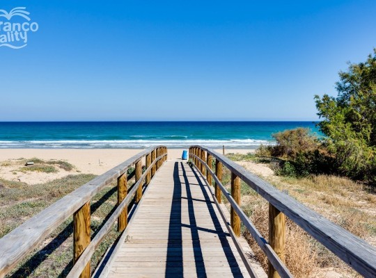 Villa 150m from La Mata beach