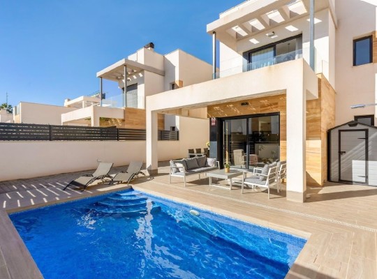 Torrevieja, Villa #CQ-840