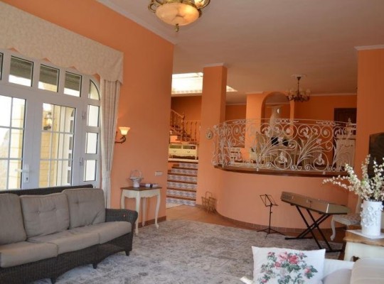 Dehesa de Campoamor, 
Villa   #ES-1081