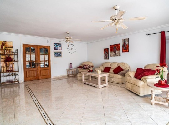 Villamartin, Villa #CQ-VK-33226