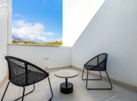 Estepona (Costa del Sol), Townhouse - Terraced #CM-R4190698