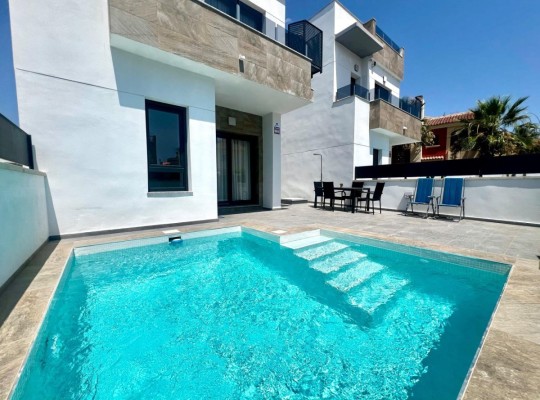 Torrevieja (La Siesta - El Salado - Torreta), Villa #CQ-PJ-37662