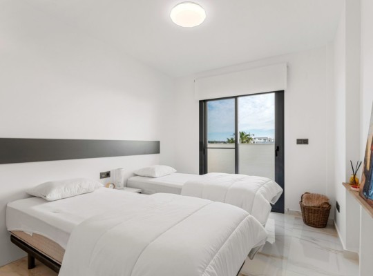 Guardamar del Segura (El Raso, Guardamar), Apartment #CQ-WN-82552