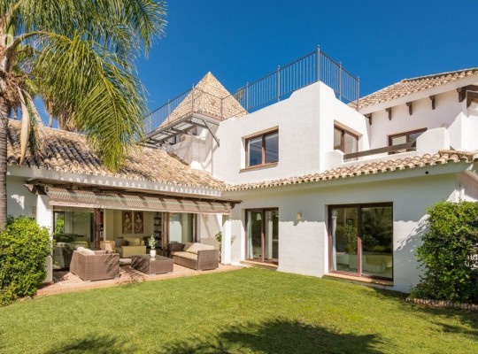 Marbella (Costa del Sol), Villa - Detached #CM-R3918733