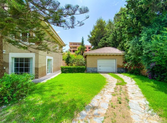 Villamartin, 
Villa   #ES-8381