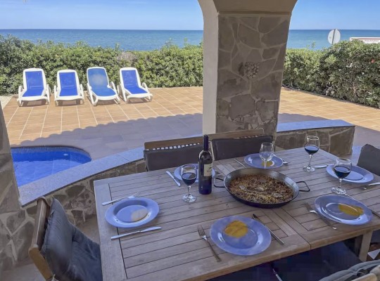 Vila na prodej v první linii s výhledem na moře v Els Poblets (Denia)