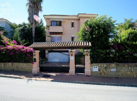 Nueva Andalucia (Las Brisas), Villa #IM-2281MLV