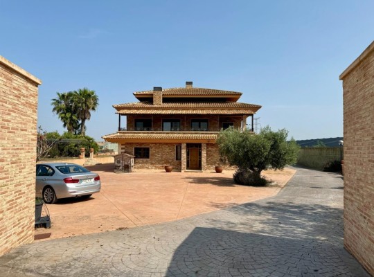 San Miguel de Salinas, Villa #CQ-VK-33957