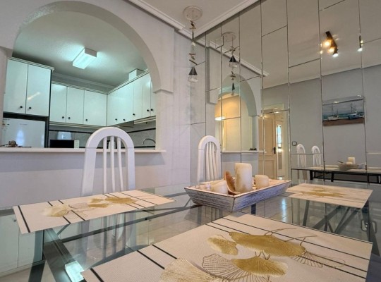 Prostorný bungalov v Punta Prima, Torrevieja
