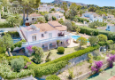 LARGE SEA VIEW VILLA WITH PRIVATE TENNIS COURT WALKING DISTANCE FROM MORAIRA TOWN CENTRE.