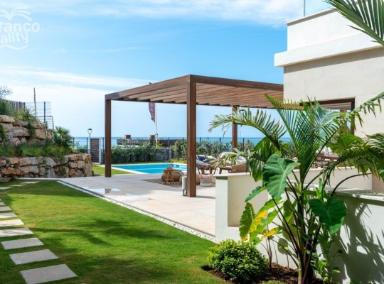 Estepona (Costa del Sol), Villa - Detached #CM-R4009657