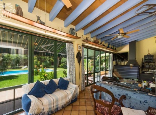 BEAUTIFUL RUSTIC FINCA WITH VACATIONAL LICENSE