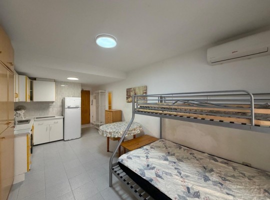 PROSTORNÉ STUDIO 350 METRŮ OD PLÁŽE DEL CURA S PROSKLENOU TERASOU