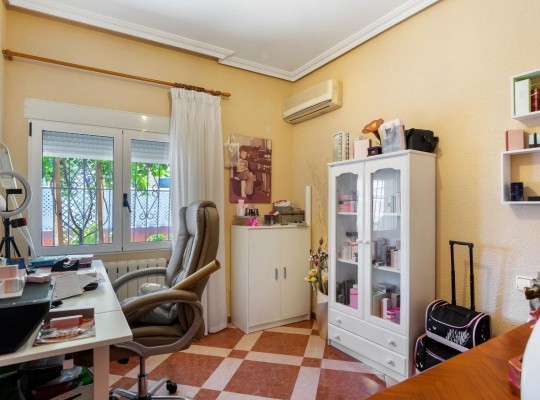 Orihuela Costa (Campoamor), Villa #CQ-UR-56196