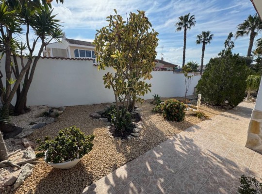 Benijofar (Benimar), Villa #CQ-847