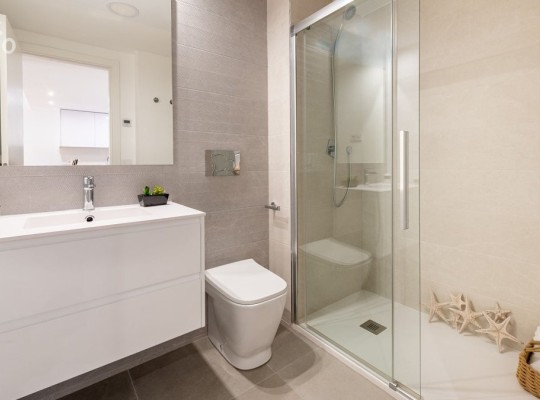 Luxusní apartmány a mezonety se 2 a 3 ložnicemi v Cala Lliteres
