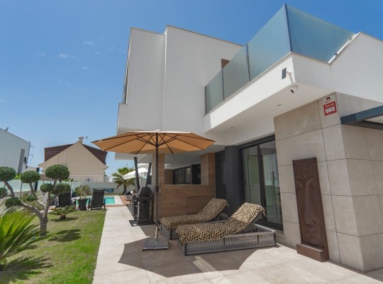 Ciudad Quesada (Town Center), Villa #CQ-100