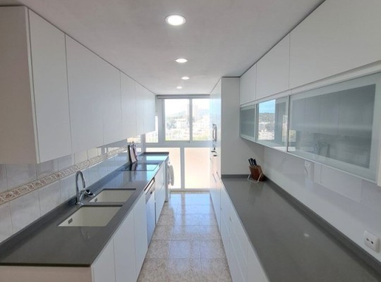 LUXUSNÍ APARTMÁN S DECHBEROUCÍM VÝHLEDEM NA MOŘE V PALMANOVE