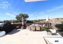Villa with south orientation and swimming pool only 400m from the sea
