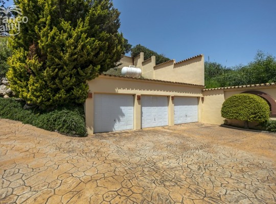 Estepona (El Paraiso), Villa #IM-3839MLV