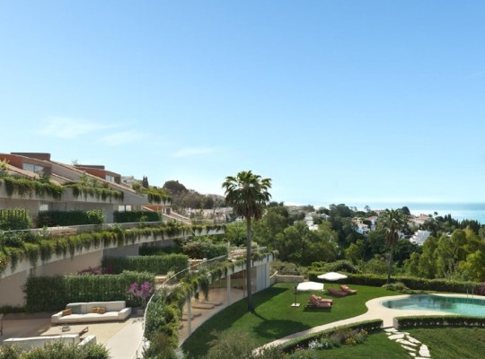Luxusní apartmány s velkou terasou i zahradou, výhled na moře, Benalmadena