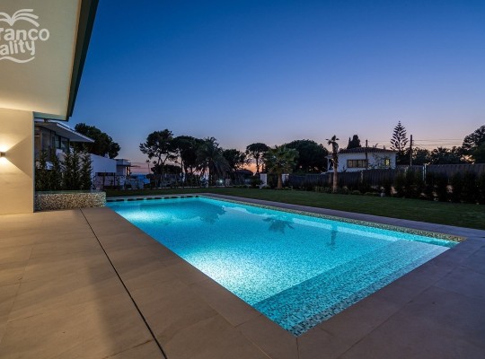 Marbella (Costa del Sol), Villa - Detached #CM-R3973864