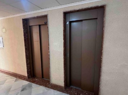 Apartmán s garáží a velkou terasou v centru, Torrevieja