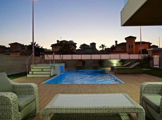 Orihuela Costa (Dehesa De Campoamor), Villa #CQ-00-74280