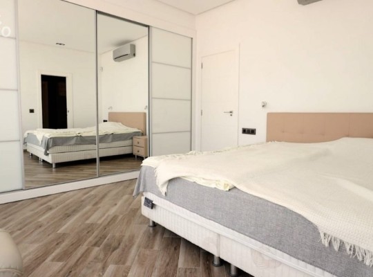 Torrevieja (Los Angeles), Villa #CQ-JM-88808