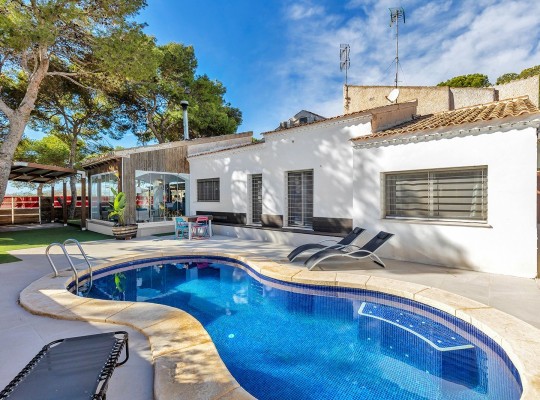 Orihuela Costa (Punta Prima), Villa #CQ-KB-98678