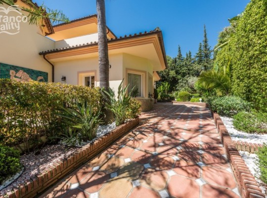 The Golden Mile (Costa del Sol), Villa - Detached #CM-R3291898