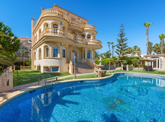 Orihuela Costa (Playa Flamenca), Villa #CQ-BG-96358
