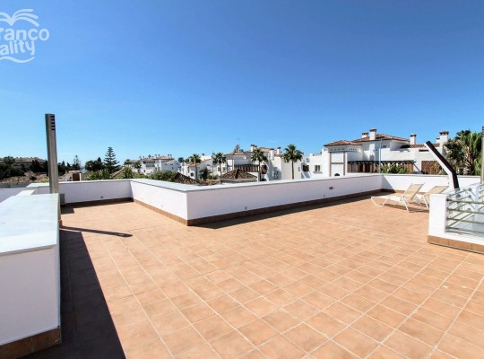 San Pedro de Alcántara (Costa del Sol), Villa - Detached #CM-R3229714