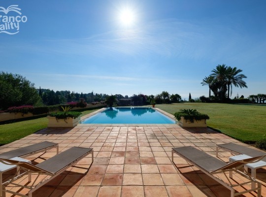 Marbella (Costa del Sol), Villa - Detached #CM-R4031305