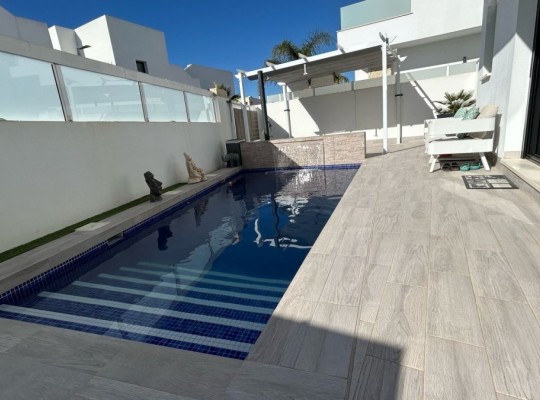 Los Montesinos (La Herrada), Villa #CQ-CB-17847