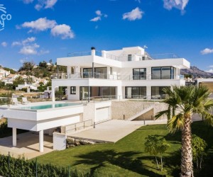 Nueva Andalucía (Costa del Sol), Villa - Detached #CM-R4042309