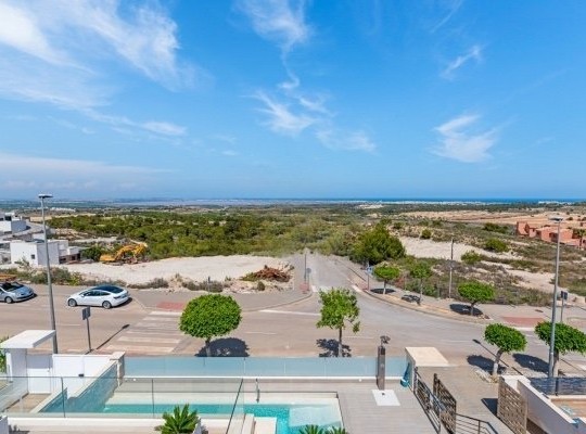 San Miguel de Salinas, Villa #CQ-BG-37958