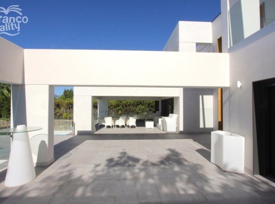 Guadalmina Alta (Costa del Sol), Villa - Detached #CM-R4044397