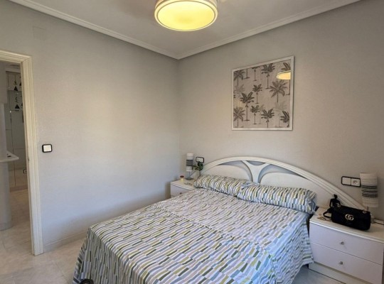 Prostorný bungalov v Punta Prima, Torrevieja