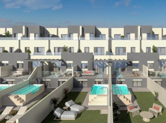 Řadové domky v centru Torrox Costa a pár kroků od pláže