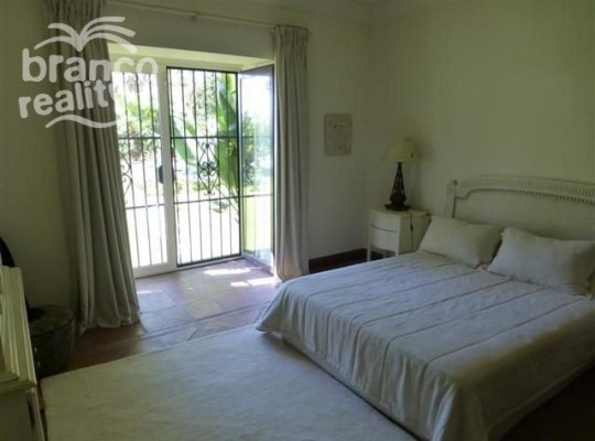 Estepona (Costa del Sol), Villa - Detached #CM-R4050412