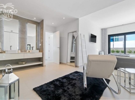 Orihuela Costa (Campoamor), Villa #CQ-UR-79201