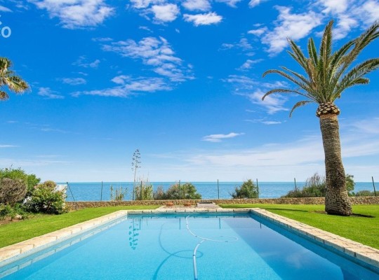 Estepona (Costa del Sol), Villa - Detached #CM-R4085143