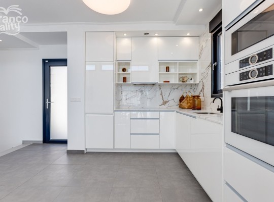 Villa 150m from La Mata beach