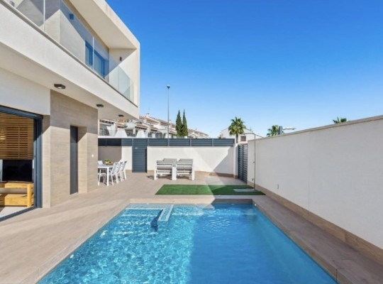 San Miguel de Salinas (SAN MIGUEL DE SALINAS), Villa #CQ-GL-36648