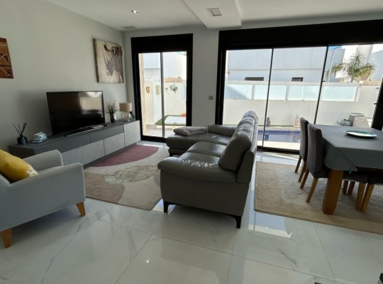 Los Montesinos (La Herrada), Villa #CQ-CB-17847