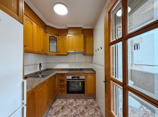 Apartmán ve výborné lokalitě, 200m od pláže Los Locos, Torrevieja