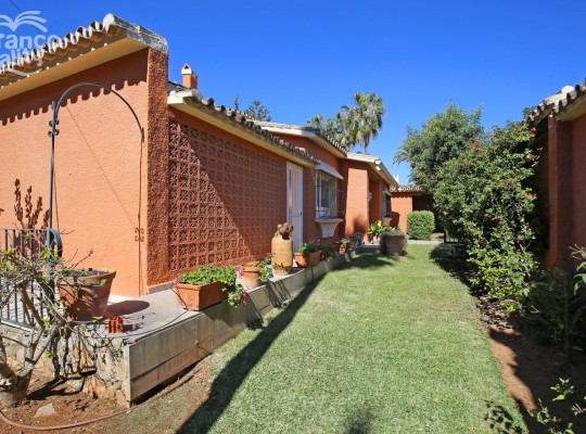 Marbella Golden Mile (Rocio de Nagüeles), Villa #IM-2808MLV