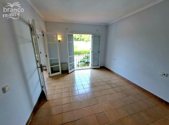 Luxusní apartmán s panoramatickým výhledem v exkluzivním golfovém komplexu 
